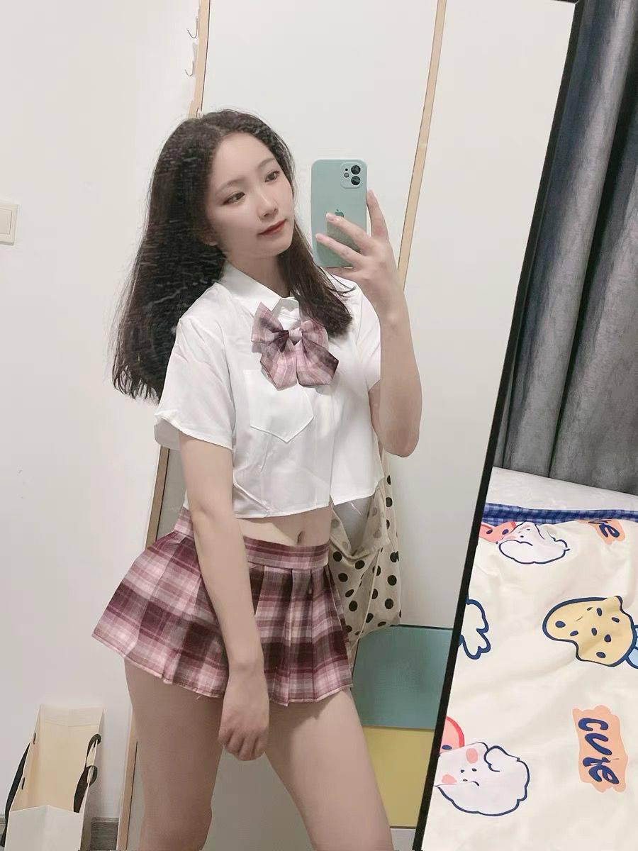 白小嫩  穿着jk制服 调倩